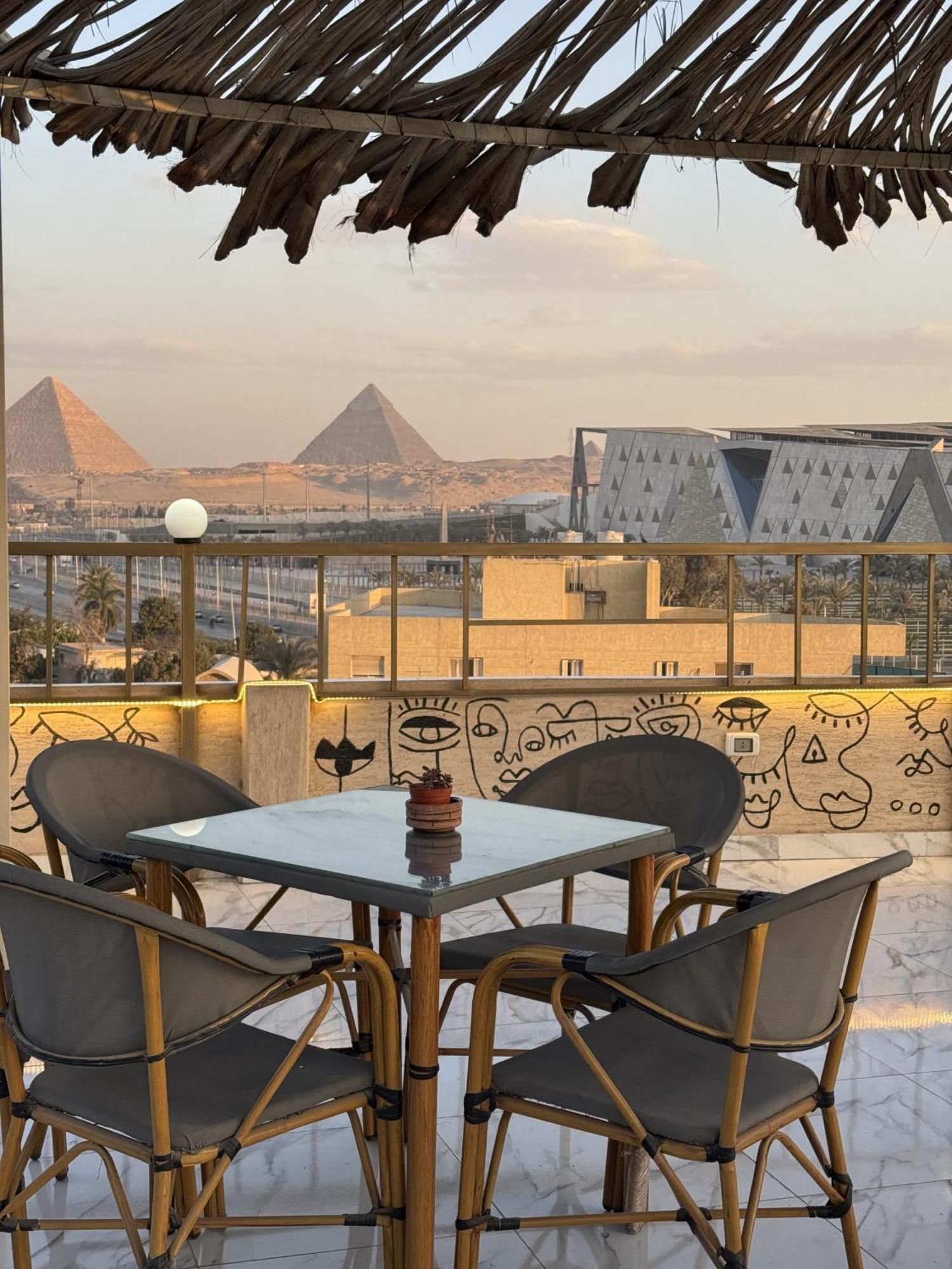 Topview Pyramids And Museum Nazlet el Simman ภายนอก รูปภาพ